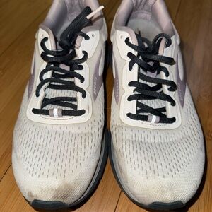 Brooks Trace Women’s 9